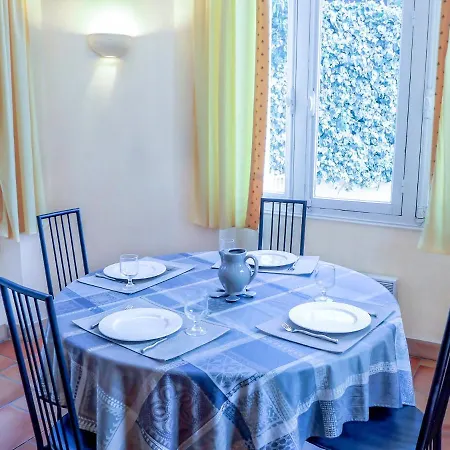 Apartamento Castel Haussmann-1 By Interhome